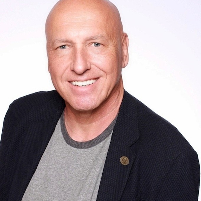 Dr. Thomas Hartung